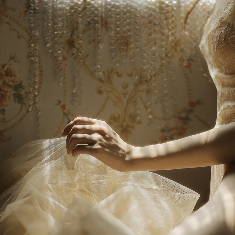 GirlAndFlower 521.jpg